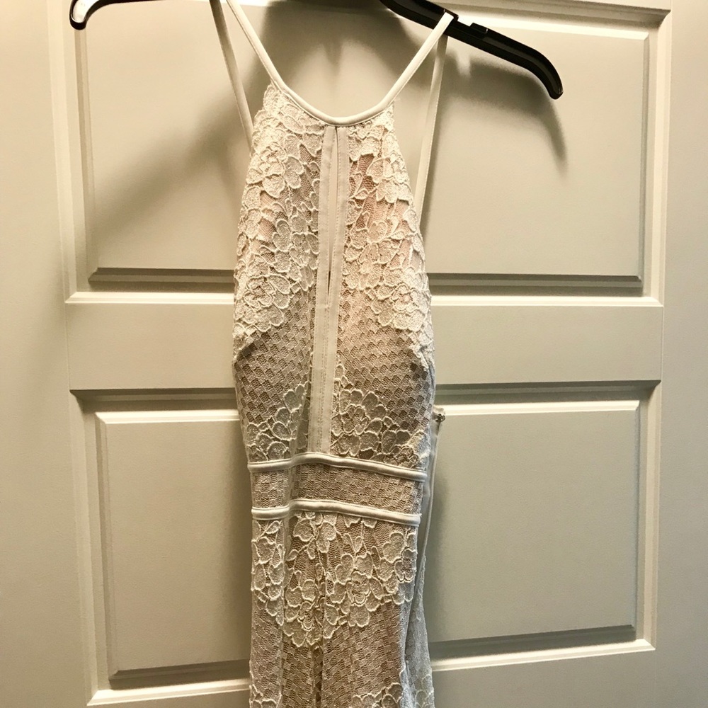 Lace long dress with criss cross back